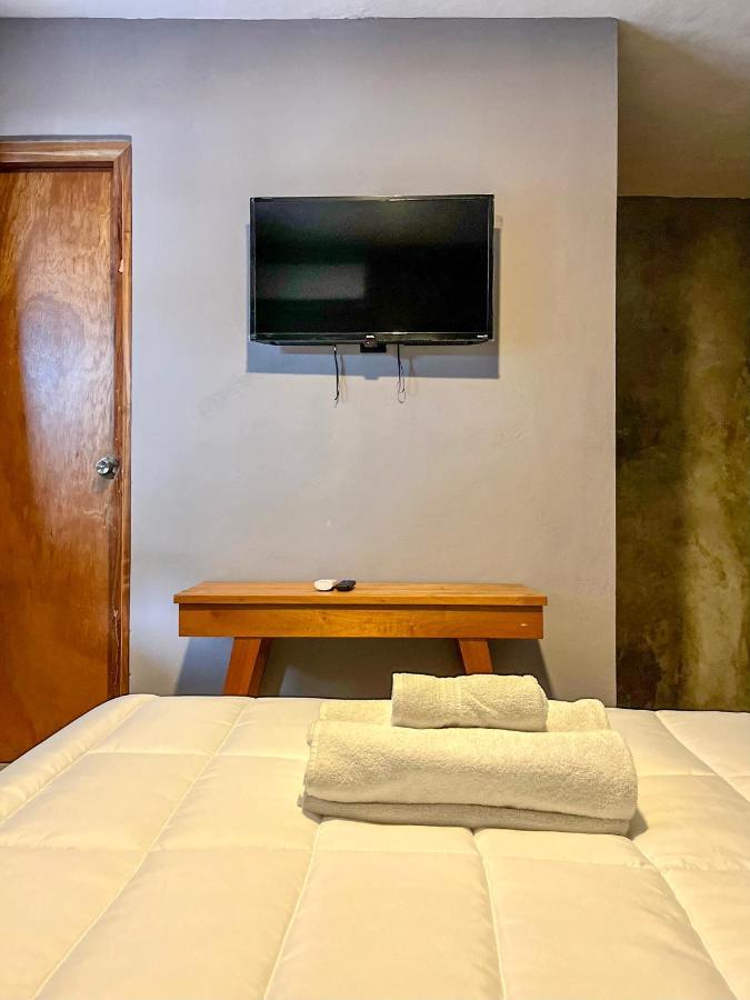 Ariche Valladolid Hotel & Hostal エクステリア 写真